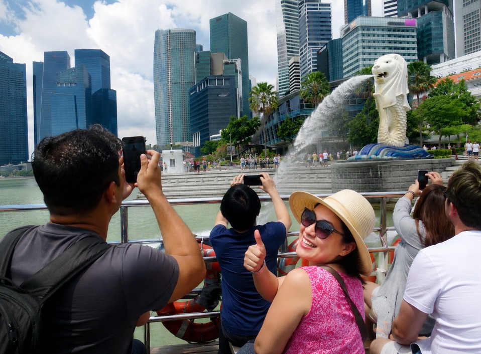 Singapore Skyline Escape with River Cruise